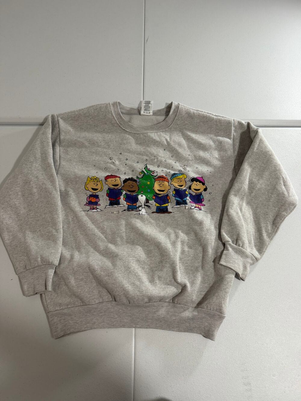 Peanuts Christmas Sweatshirt Womens Medium Gray Snoopy Charlie Brown Caroling